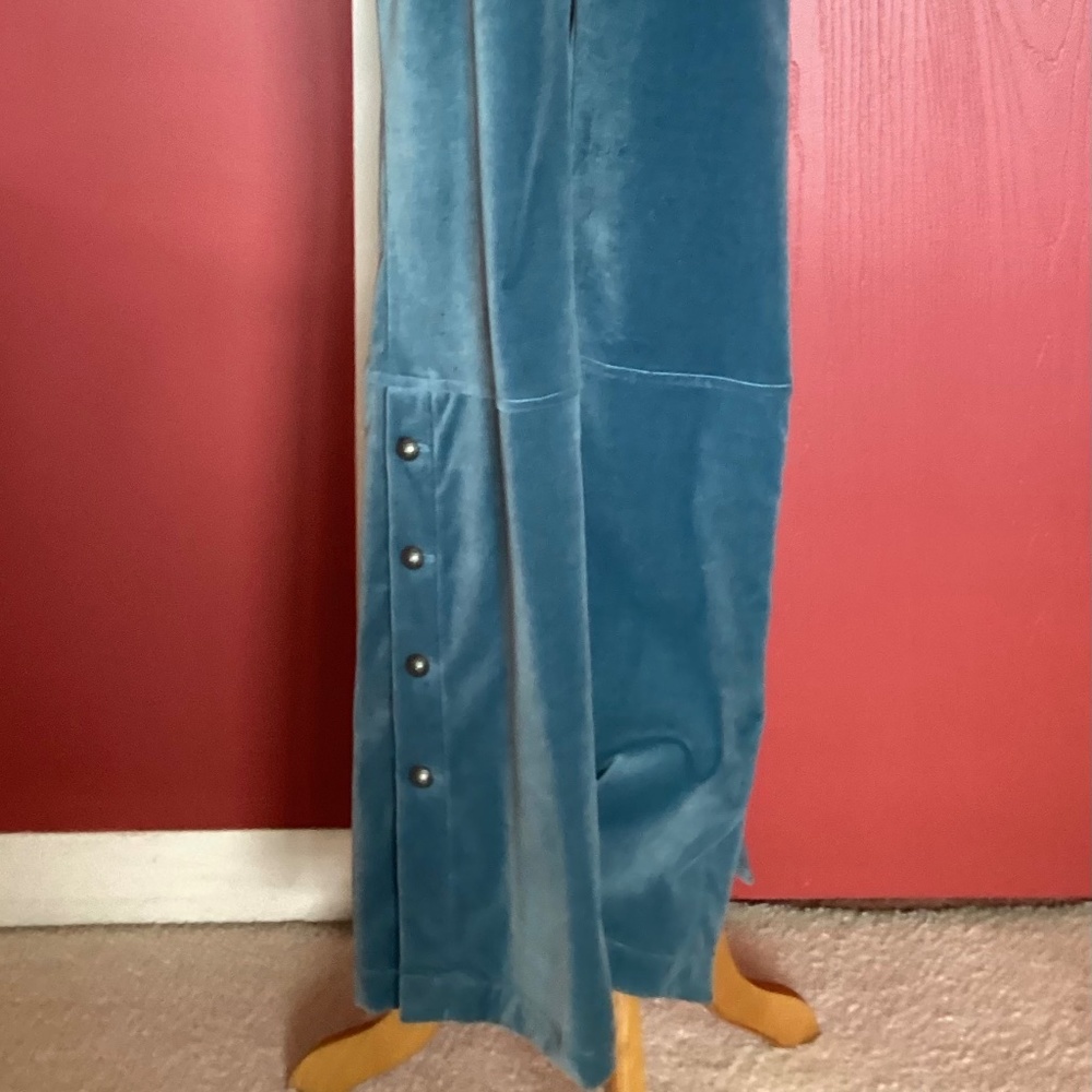 New Yansi Fugel Velvet  bell bottoms jeans, size 8